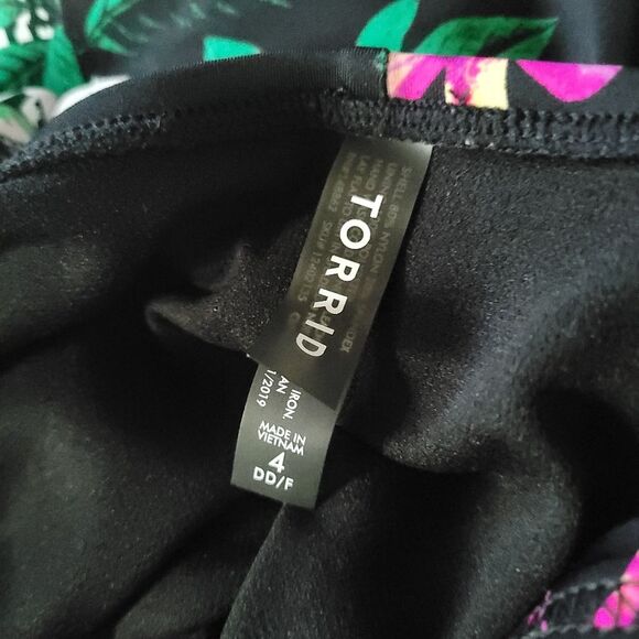 TORRID leopard and floral Slim Fix Underwire One Piece Swim, 4X, DD/F. - Picture 7 of 8